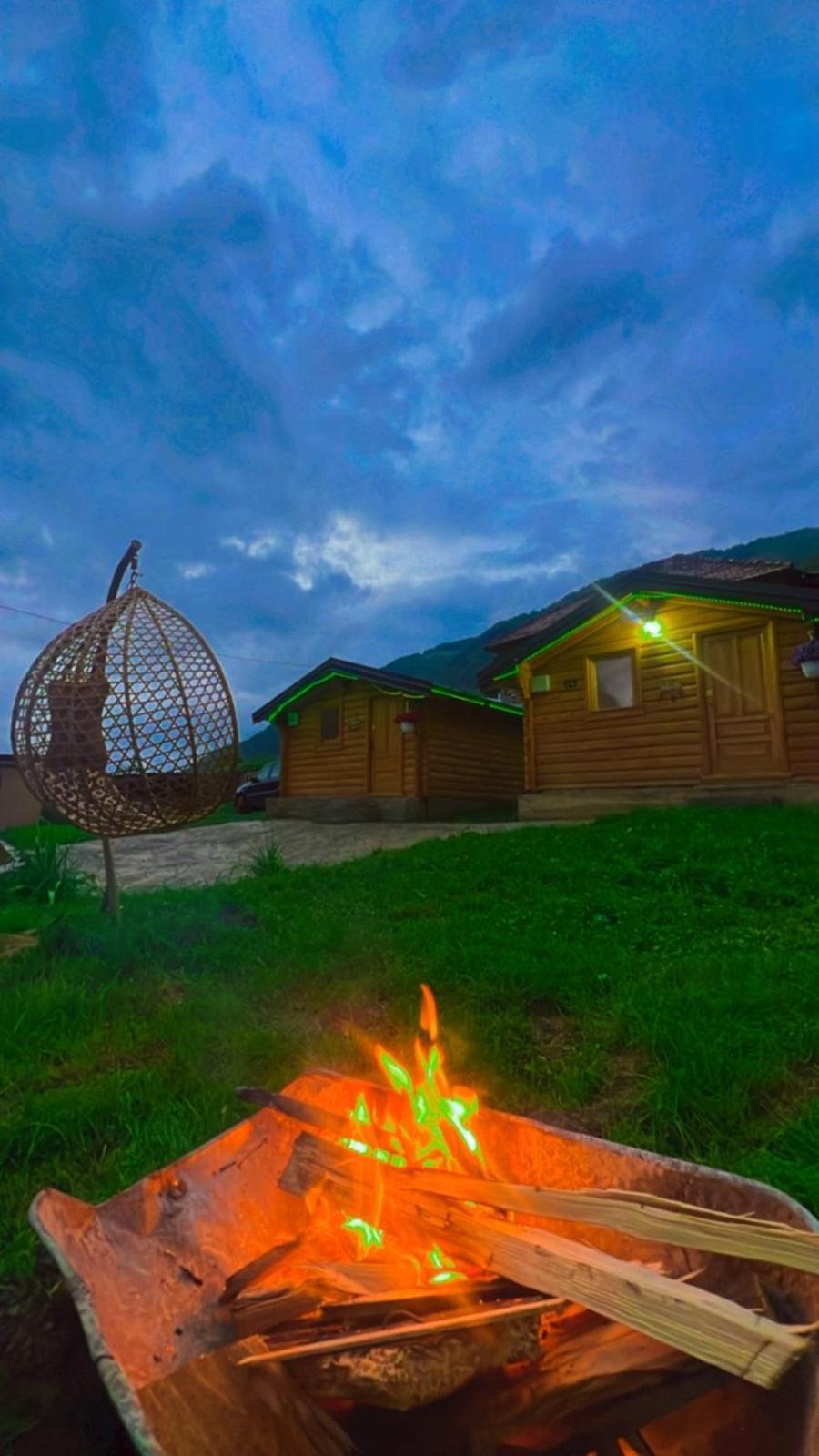 Gusinje Dedushi Guesthouse &Wood Cabins-Camping Place מראה חיצוני תמונה